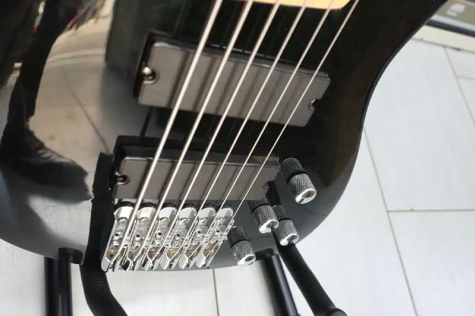 Fender 6 String Bass Guitar 3 Fender 6-string bass guitar