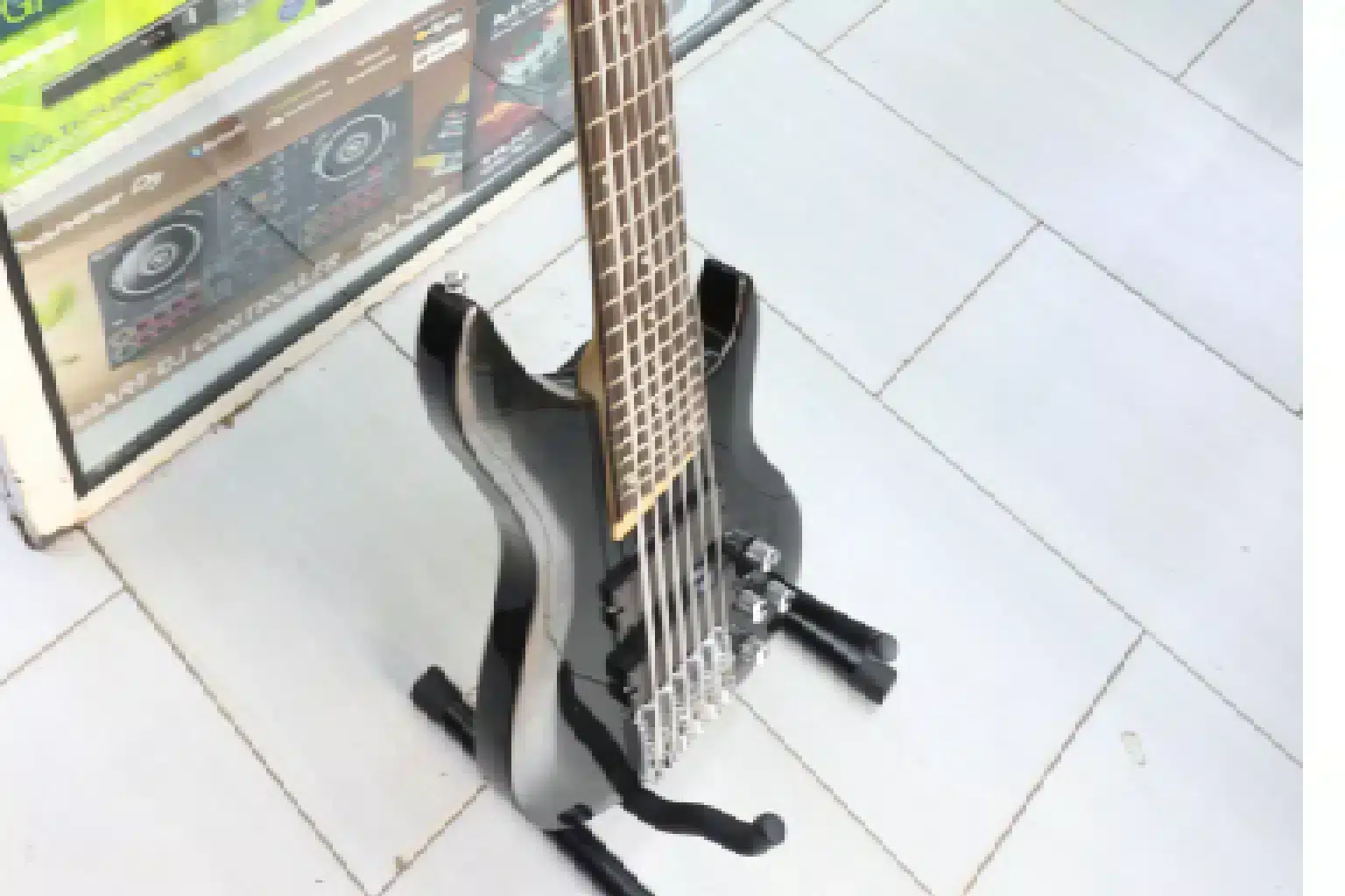 Fender 6 String Bass Guitar 4 extended range bass