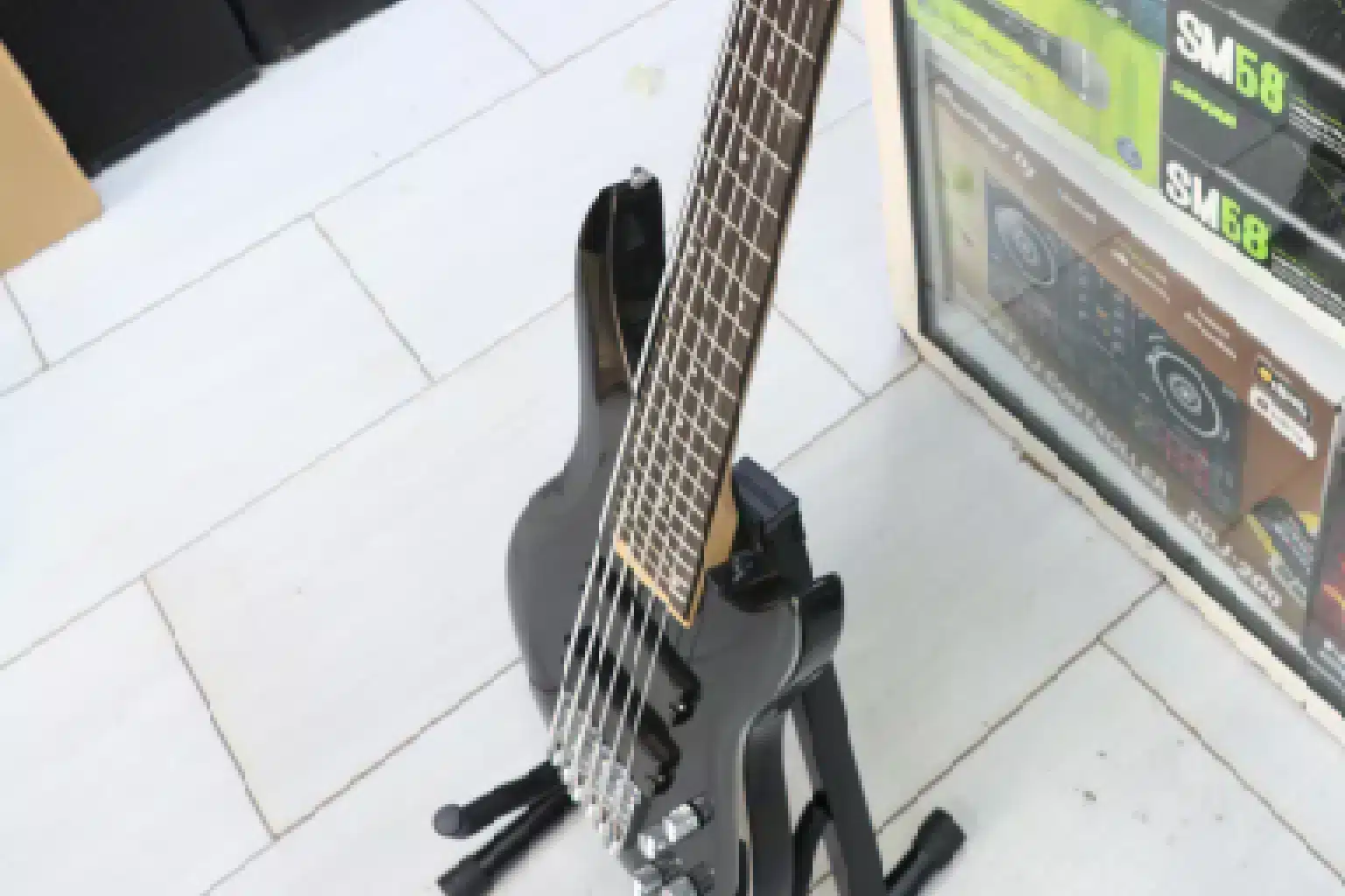 Fender 6 String Bass Guitar 5 professional bass guitar
