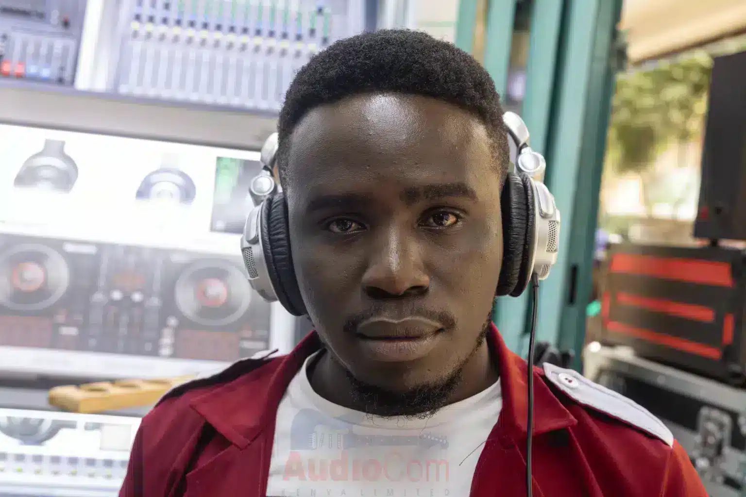 headphones Kenya