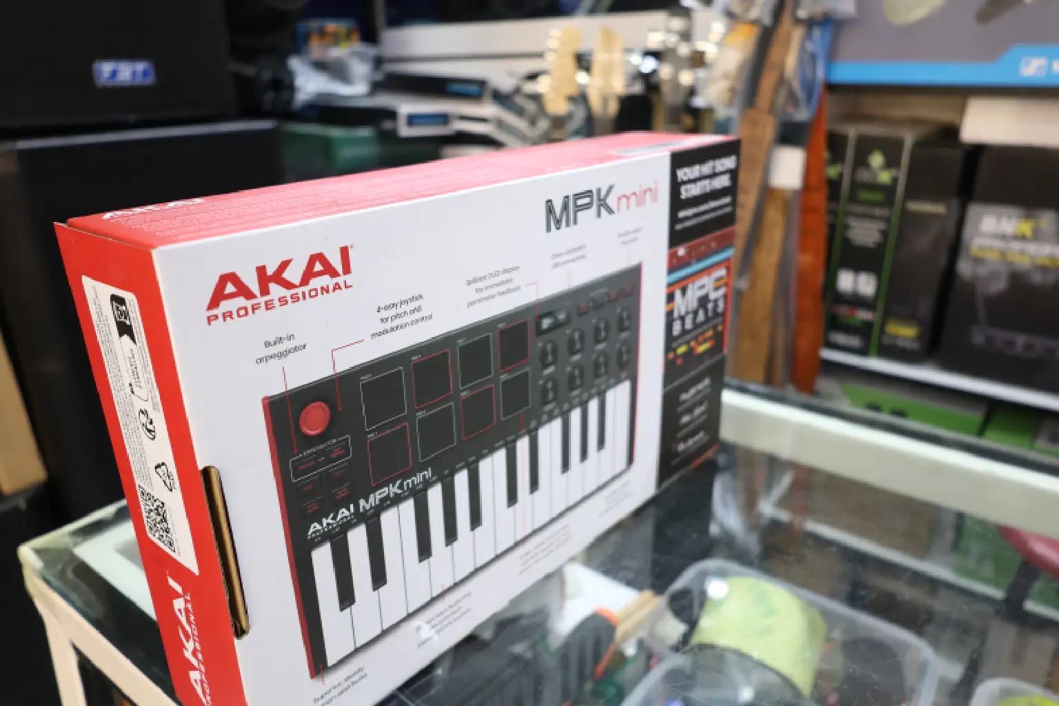 Akai Professional MPK Mini MKII – 25 Keys 3 Akai MPK Mini MKII tutorial