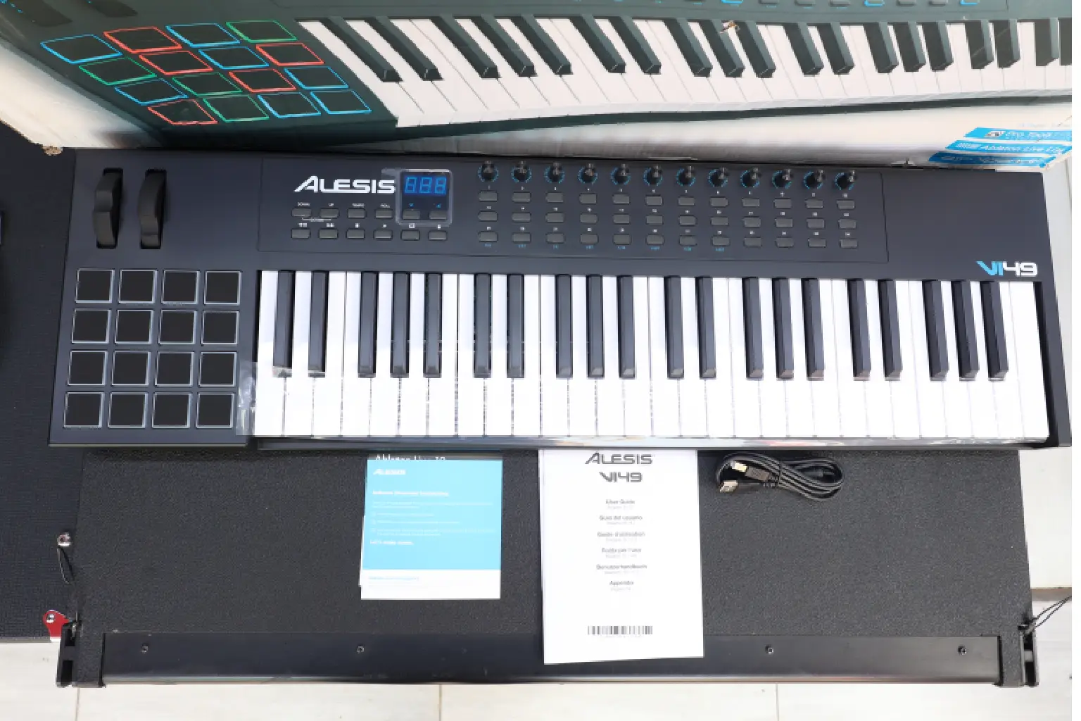 Alesis VI49 Keyboard with 49keys 4 Alesis VI49 MIDI controller