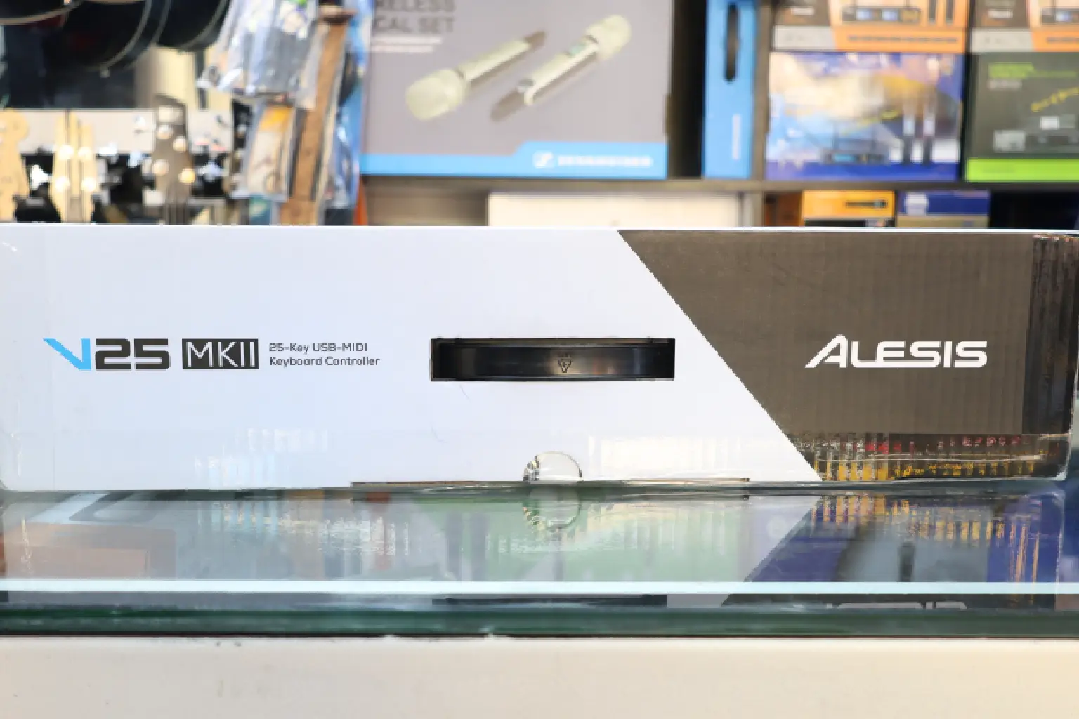 Alesis V25 MKII USB MIDI Controller 4 Alesis V25 features
