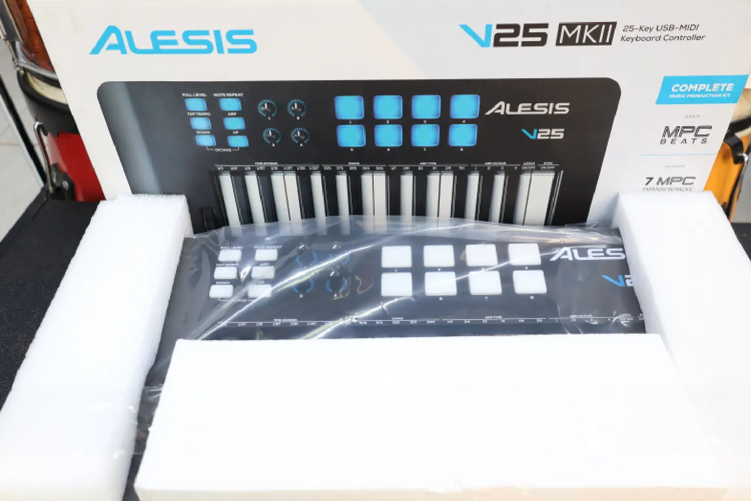 Alesis V25 MKII USB MIDI Controller 1 Alesis v25 for sale