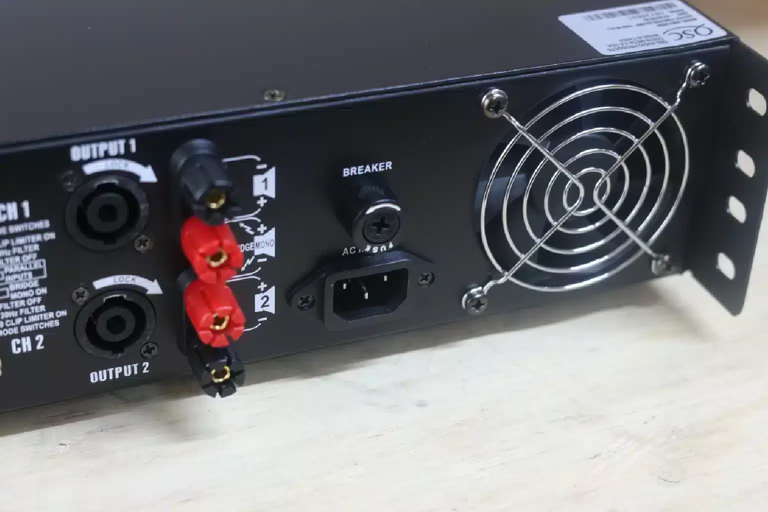 QSC RMX Series RMX 2450 Power Amplifier 5 QSC RMX 2450 review