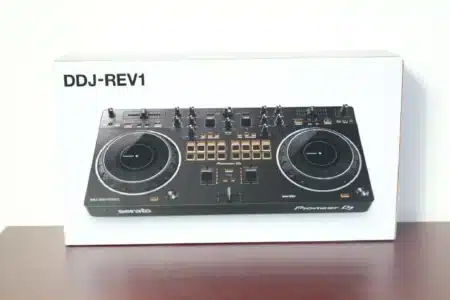 Pioneer DDJ Rev1 Dj Controller 19 Pioneer DDJ-Rev1 controller