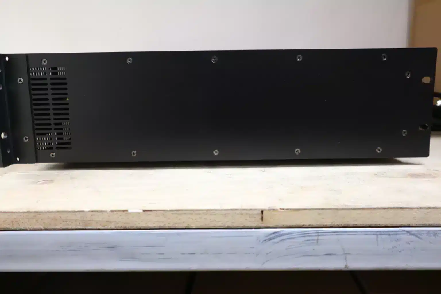 QSC RMX 5050 Power Amplifier 8 High-power amplifier Kenya