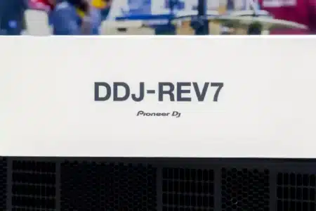 Pioneer DDJ Rev7 DJ Controller 7 Pioneer DDJ-Rev7 Kenya,