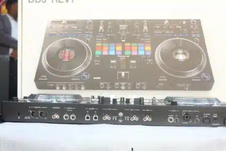 Pioneer DDJ Rev7 DJ Controller 4 Buy Pioneer DDJ-Rev7 Nairobi,