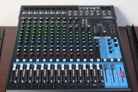 Yamaha MG16XU Mixer 1 Yamaha MG16XU mixer Kenya