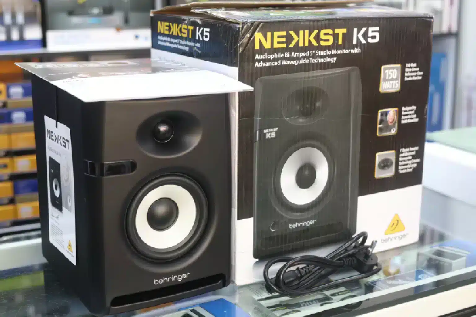 Behringer NEKKST K5 Monitor 5 Behringer