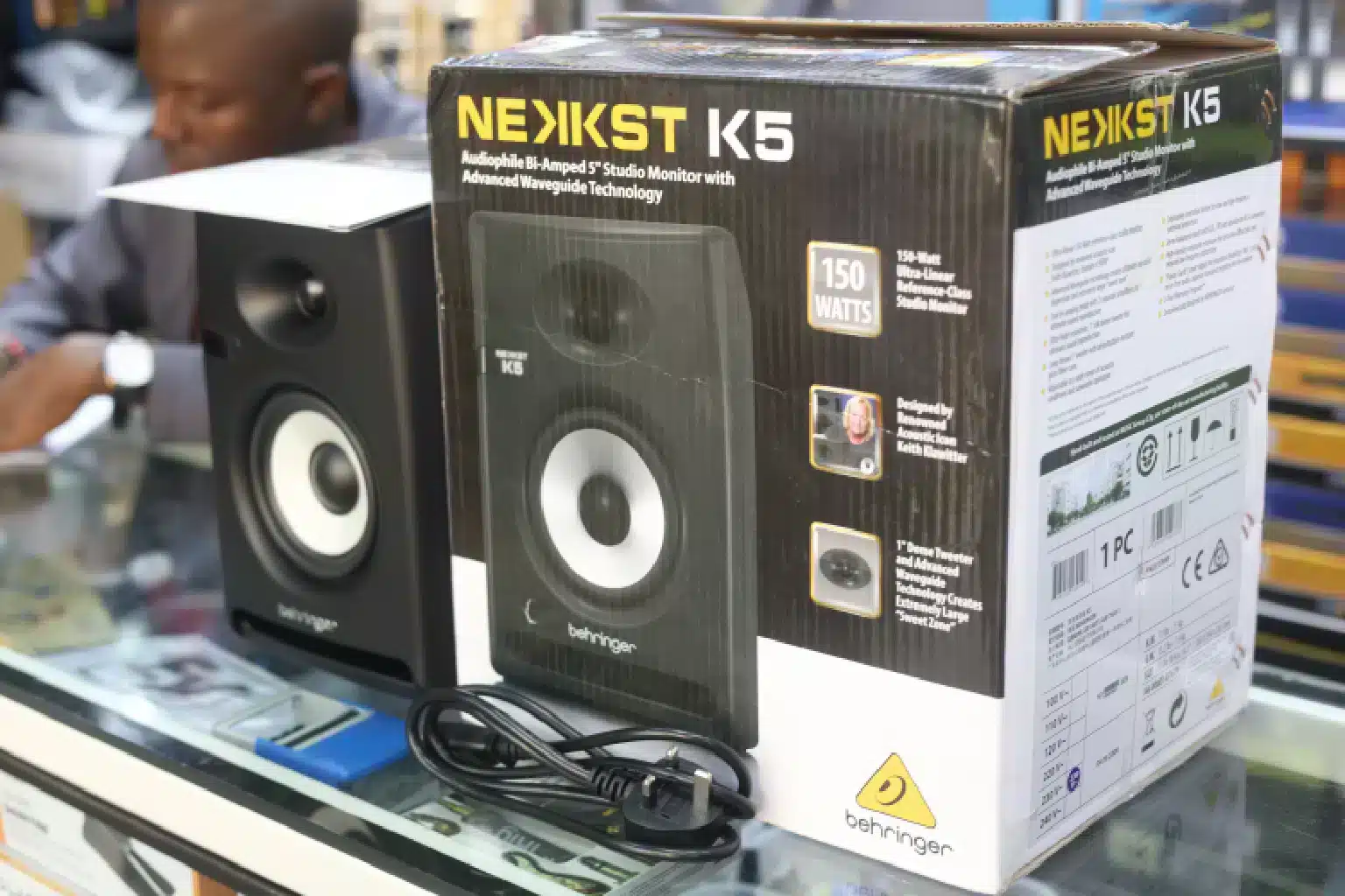Behringer NEKKST K5 Monitor 6 Behringer Nekkst K5 treble performance