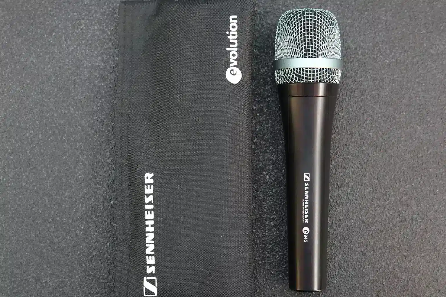 Sennheiser E945 Dynamic Microphone 8 Sennheiser E945 durability