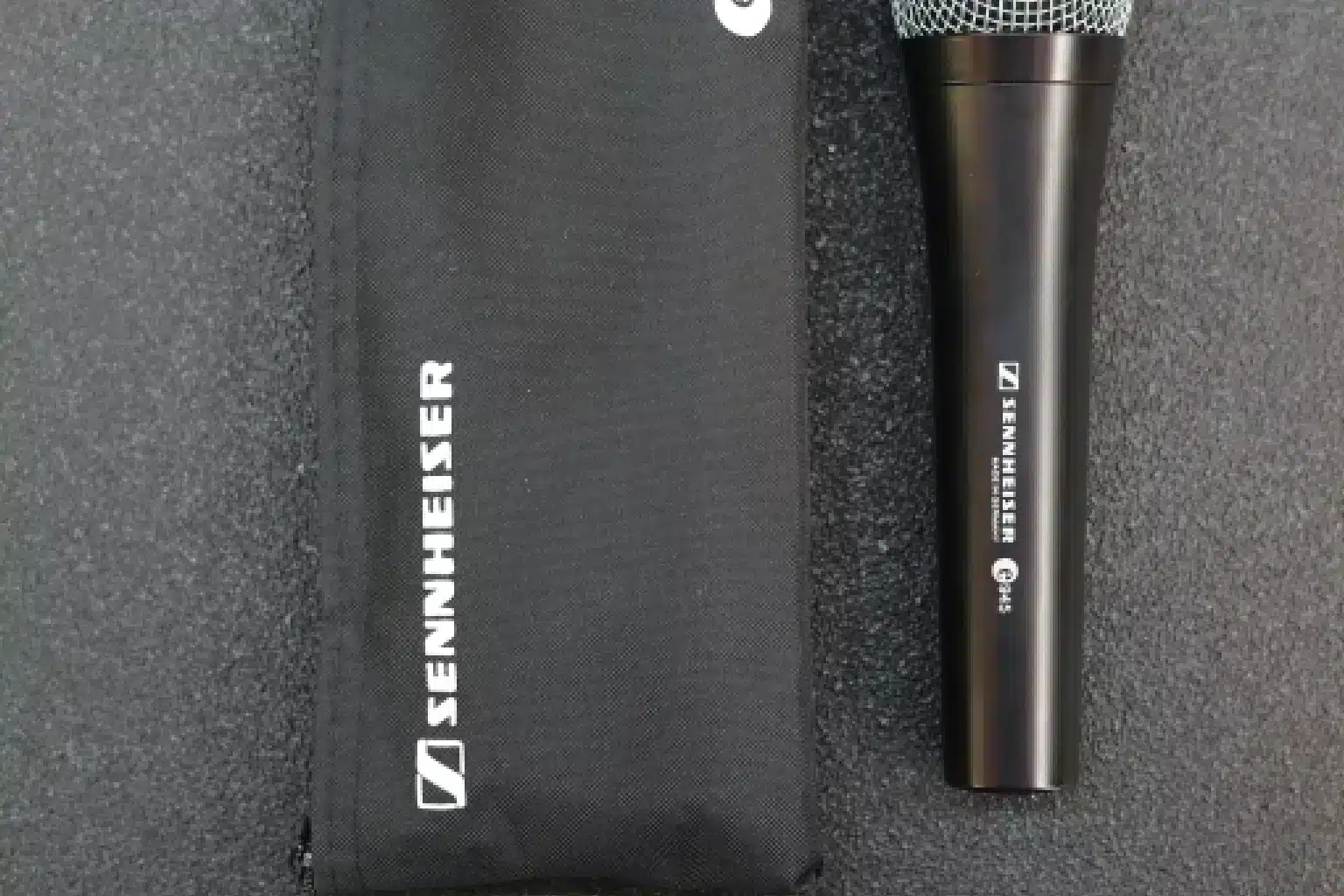 Sennheiser E945 Dynamic Microphone 6 High-quality vocal microphone