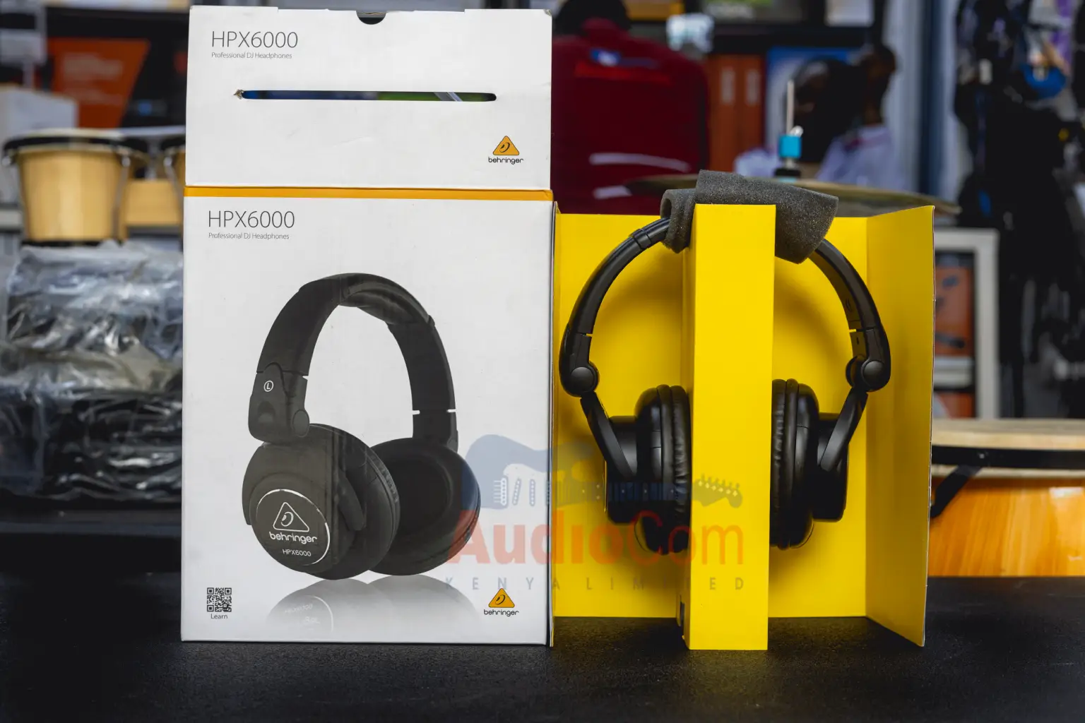 Behringer HPX6000 Studio Headphones 4 noise cancelling dj headphones
