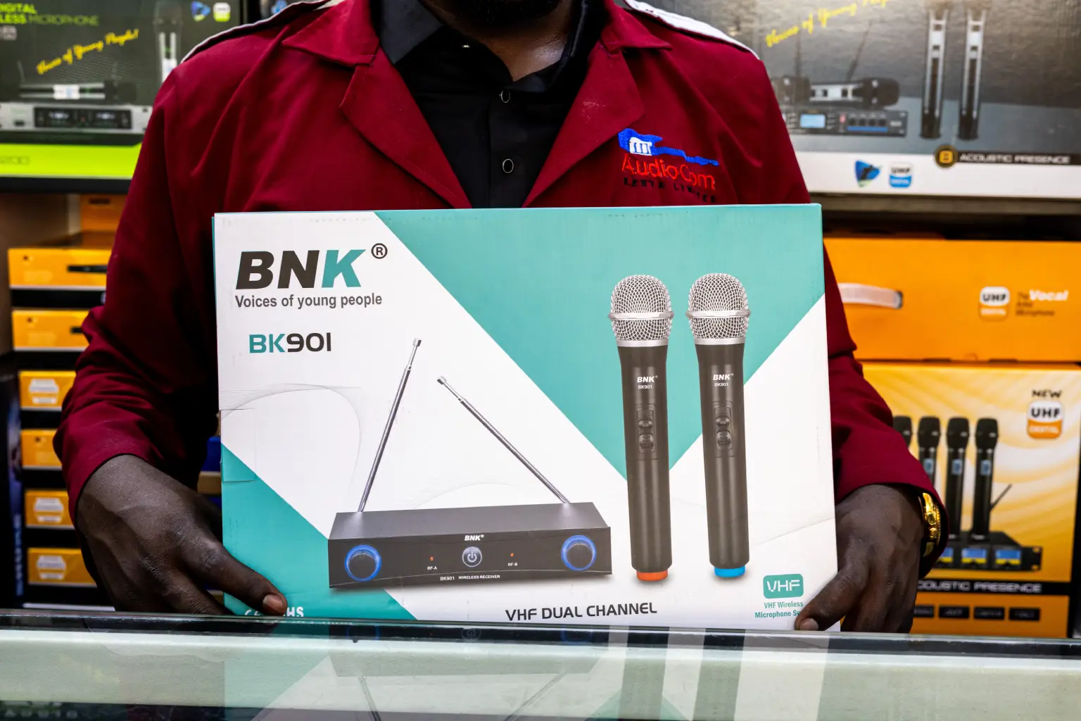 BNK BK901 Wireless Microphone 6 Bnk wireless Microphone prices in Kenya