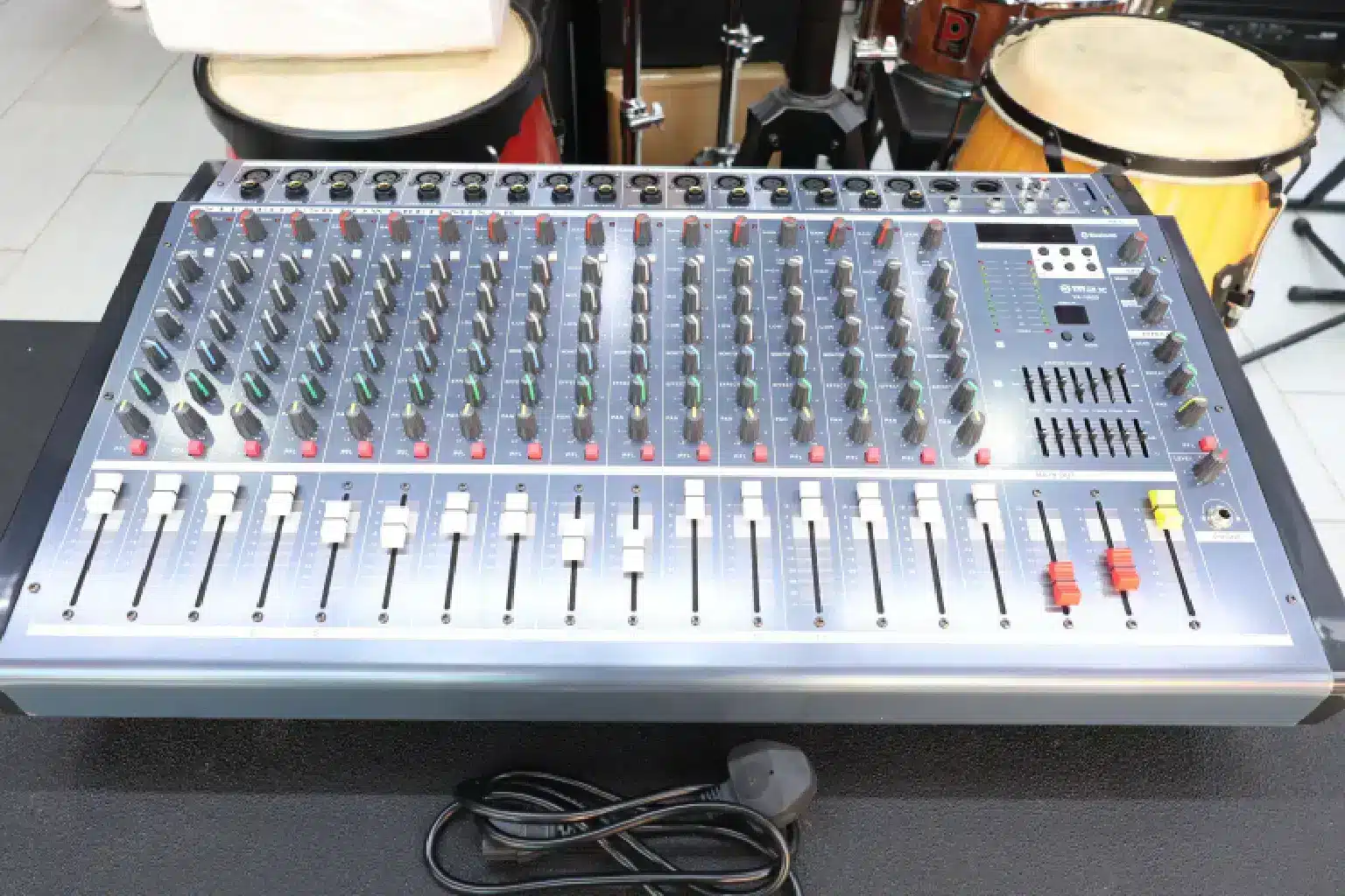 Max YA 1602D Mixer 5 1602D Mixer