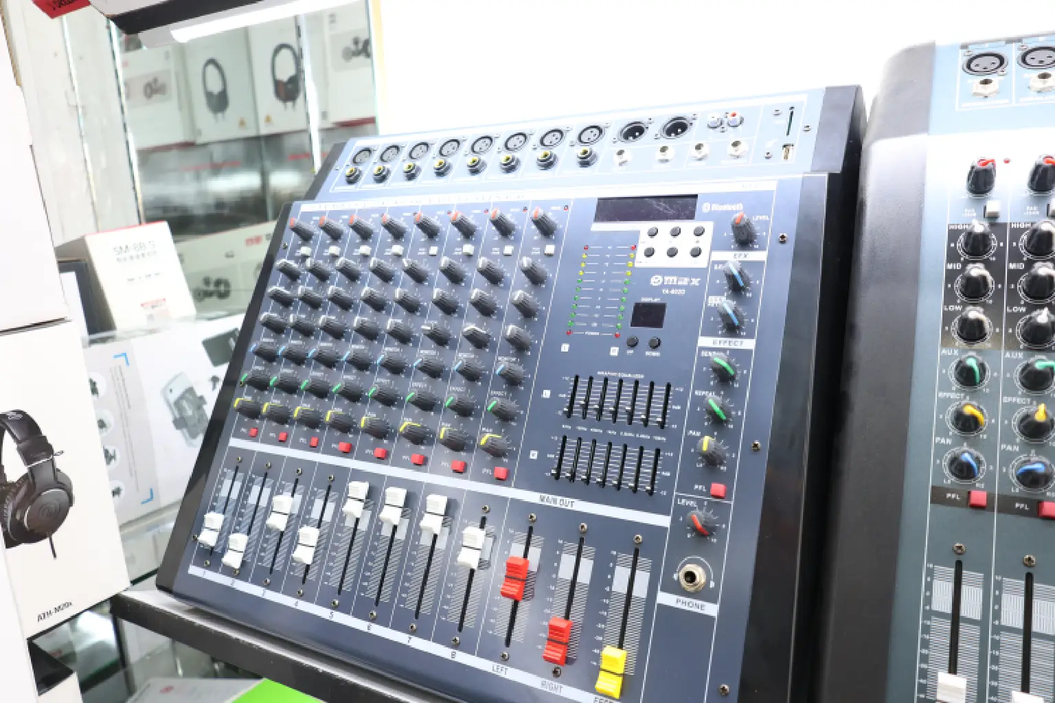 Max YA 802D USB Powered Mixer 7 Max YA 802D USB Plain Mixer compatibility