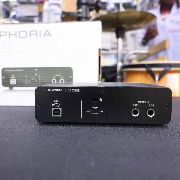Behringer UMC22 USB Audio Interface