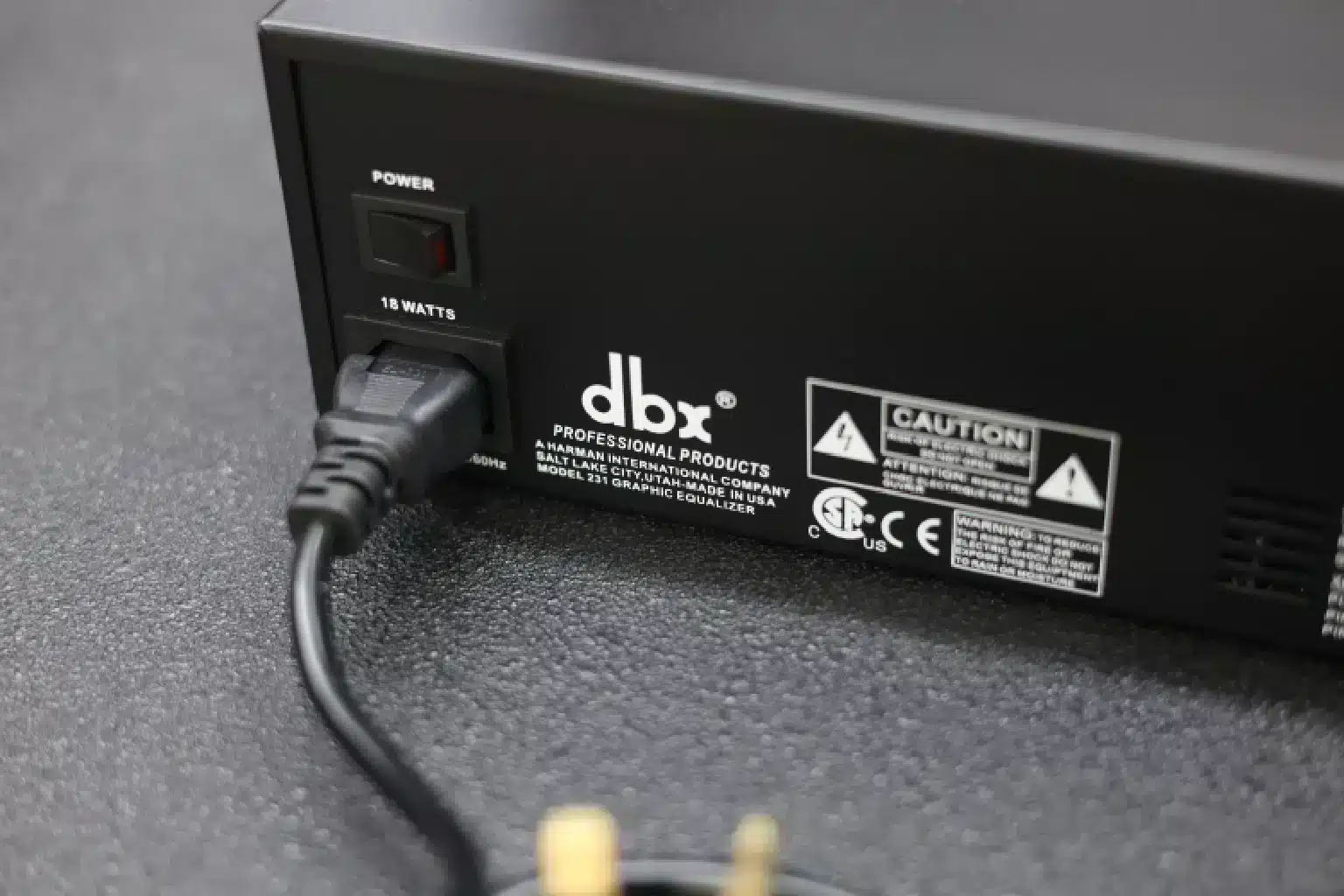 DBX 231S Graphic Equalizer 18 Behringer music store