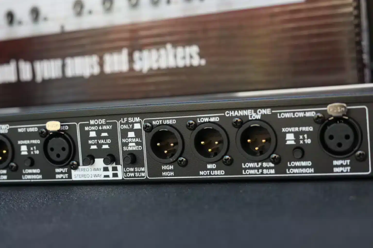 DBX 234XS Crossover 6 Behringer DBX 234XS frequency crossover