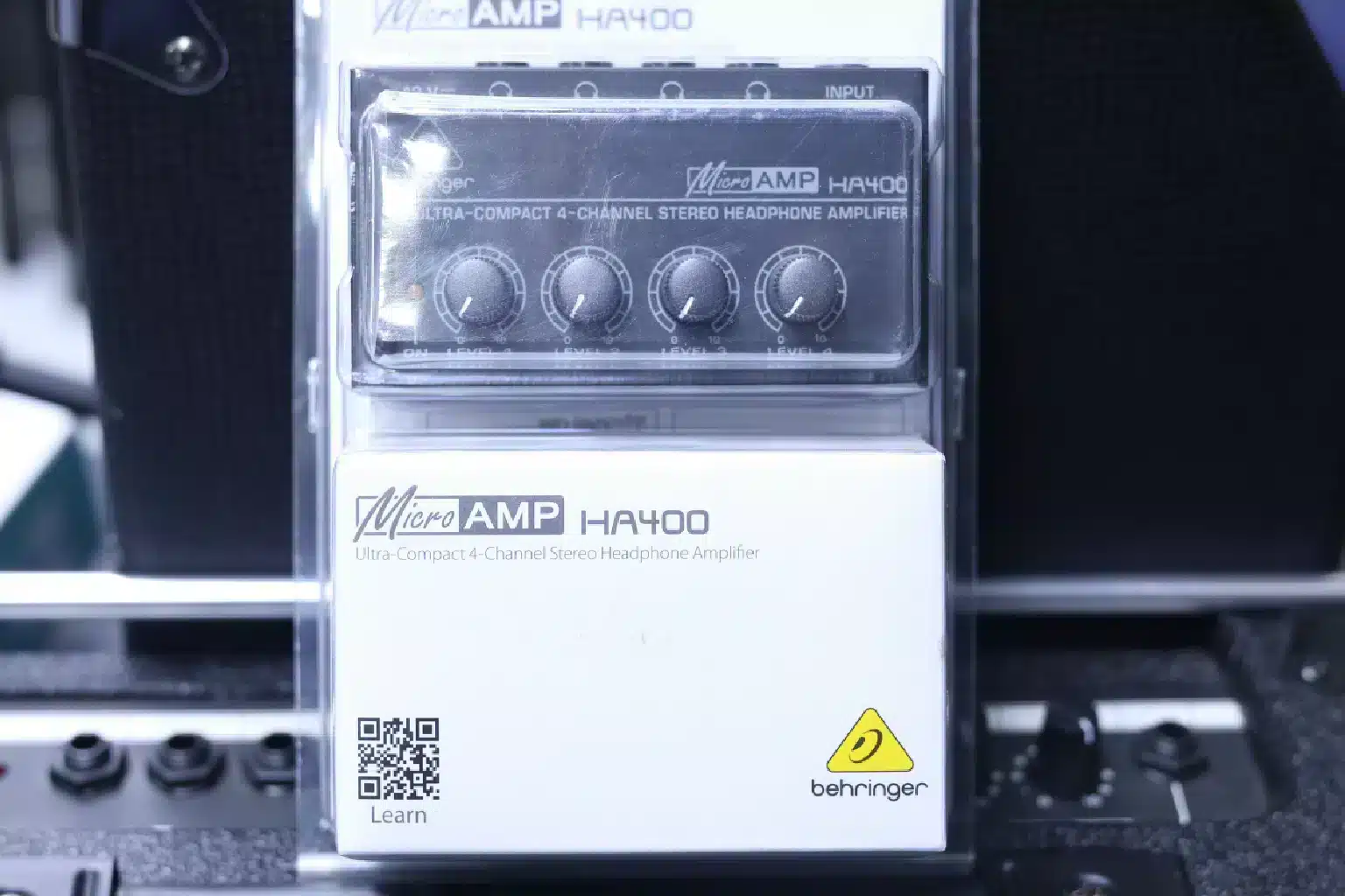 Behringer HA 400 Headphone Amplifier 4 Headphone amplifiers in Kenya,