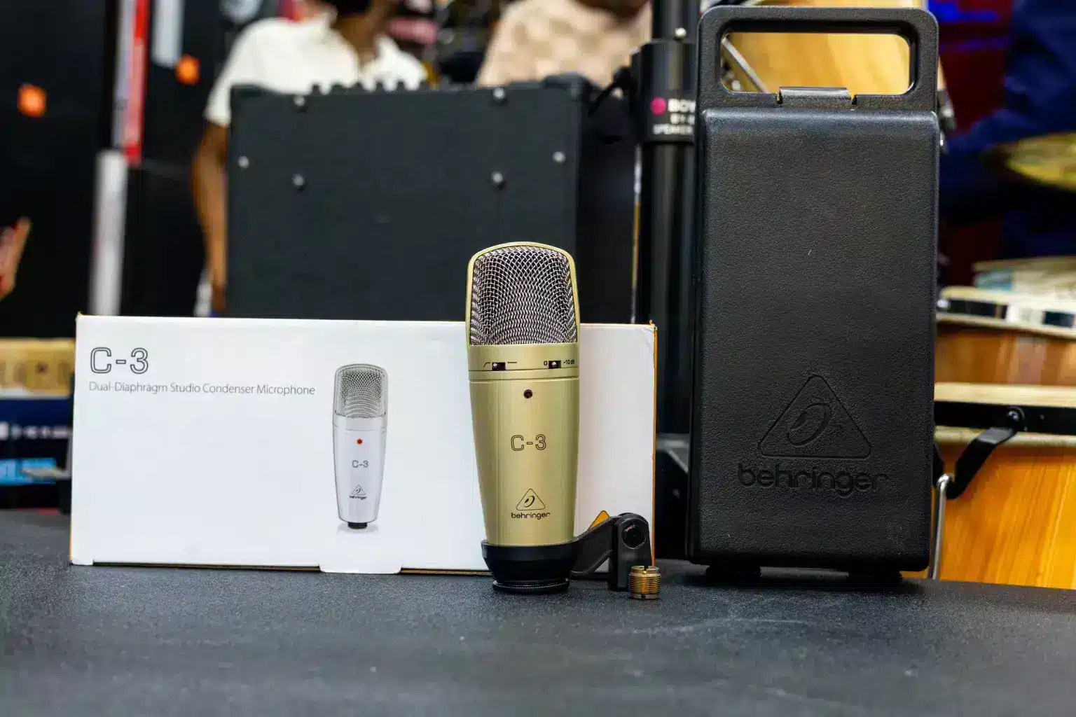 Behringer C-3 Condenser Microphone 8 Behringer condenser microphone