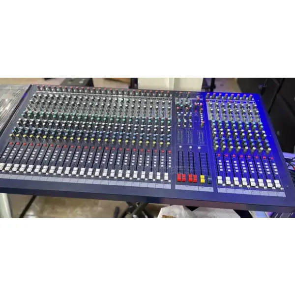 Soundcraft LX 9 24 Channels Plain Mixer - Quality