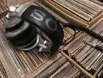 Sony MDR-Z700DJ Headphones - Image 2