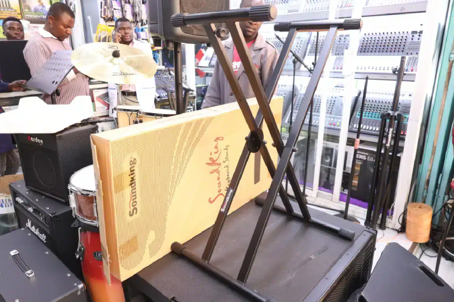 Soundking DF007 Keyboard Stand 8 SoundKing DF007 quick release