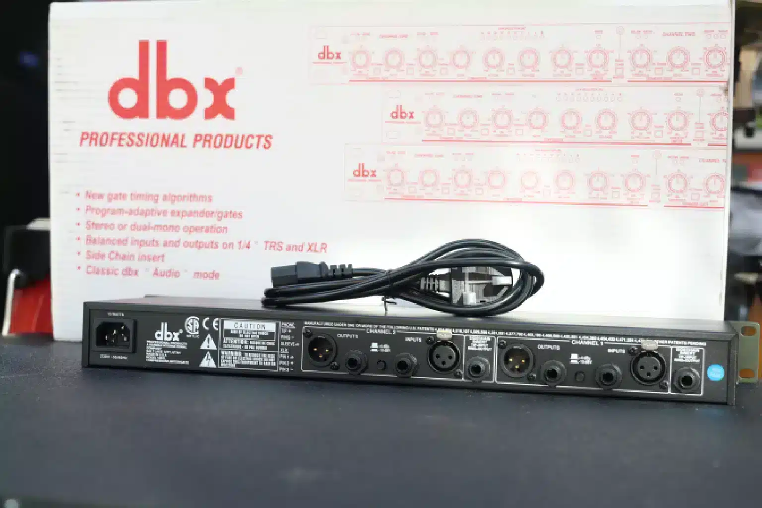 Dbx 166XL Compressors 7 Behringer signal processor