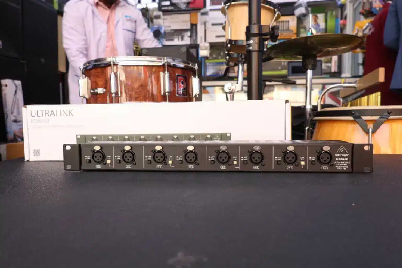 Behringer Ultralink MS8000 8-Channel Microphone Splitter 7 Behringer Ultralink Nairobi