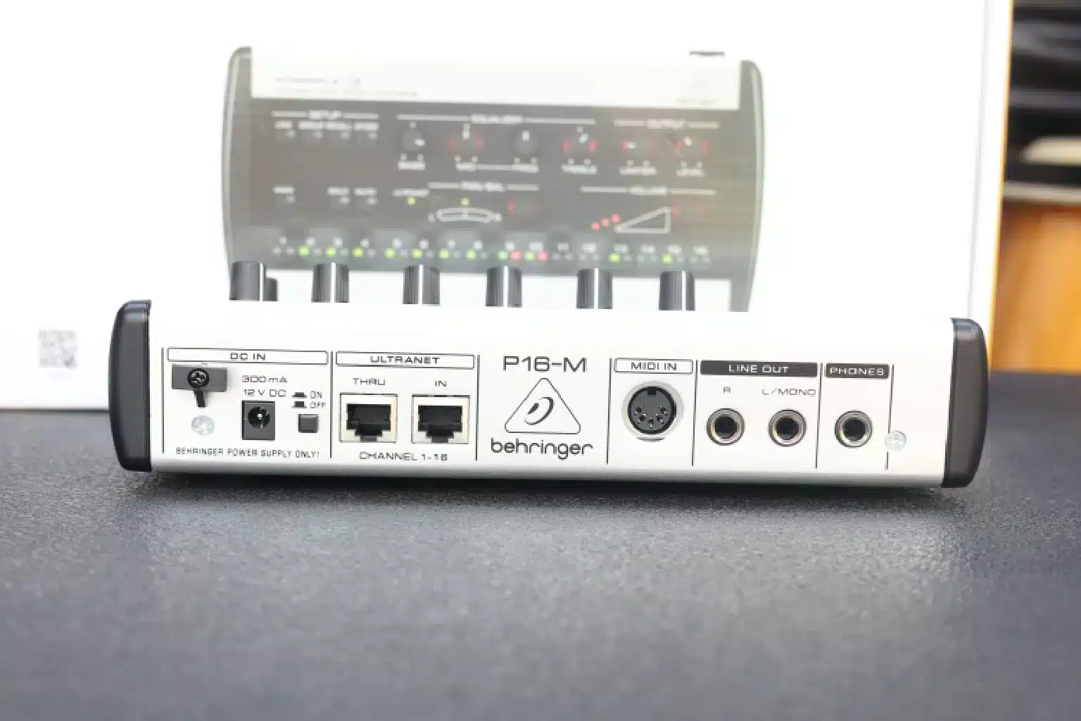 Behringer Powerplay P16-M 16 Channel Digital Personal Mixer 7 Behringer PowerPlay P16-M daisy chain
