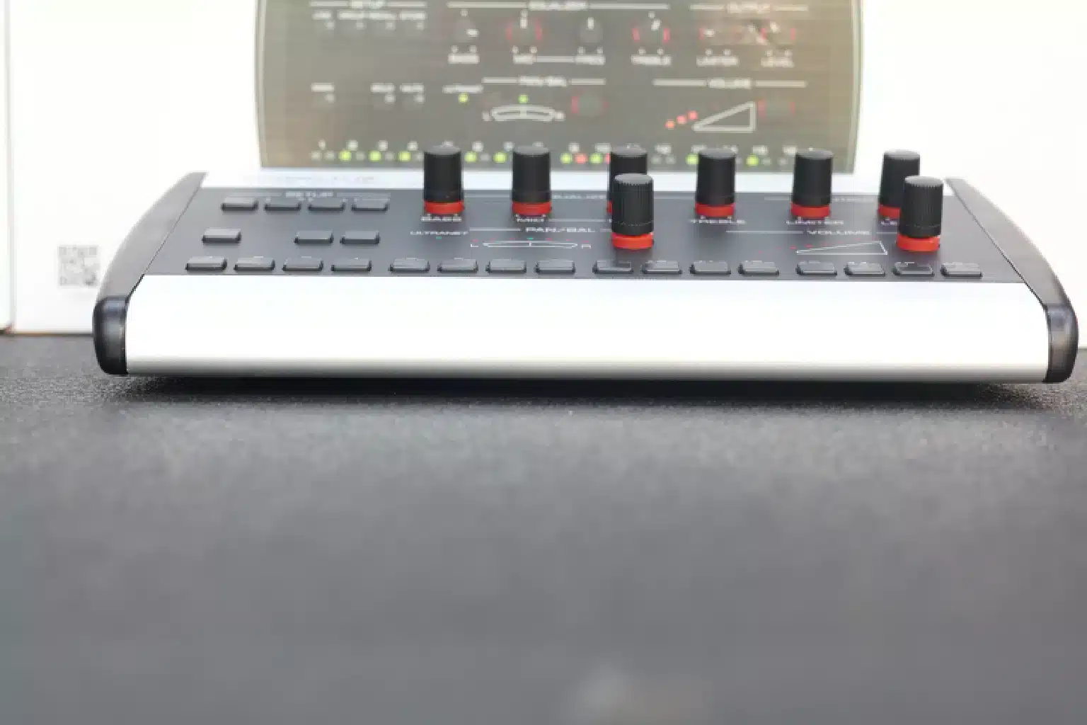 Behringer Powerplay P16-M 16 Channel Digital Personal Mixer 5 Behringer PowerPlay P16-M firmware update