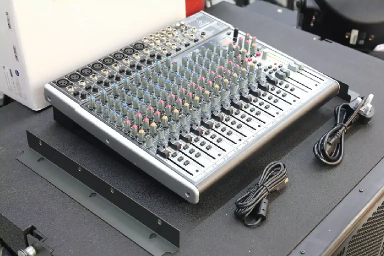 Behringer Xenyx X2222USB Mixer with USB and Effects 6 Behringer 22-channel mixer Kenya