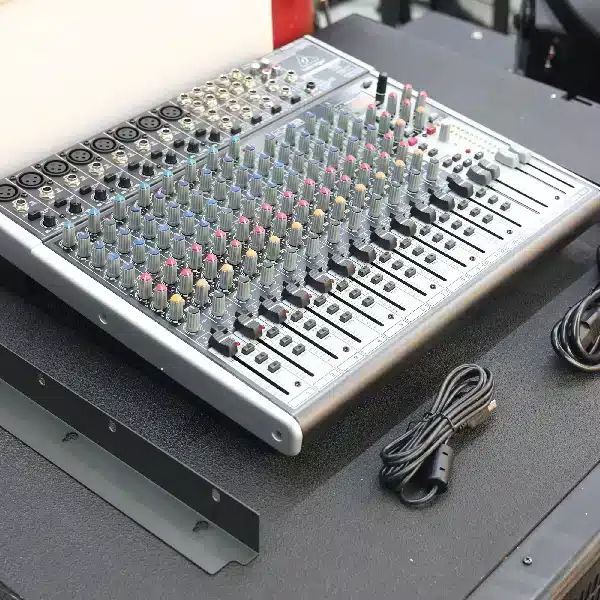 Behringer Xenyx X2222USB Mixer - Quality