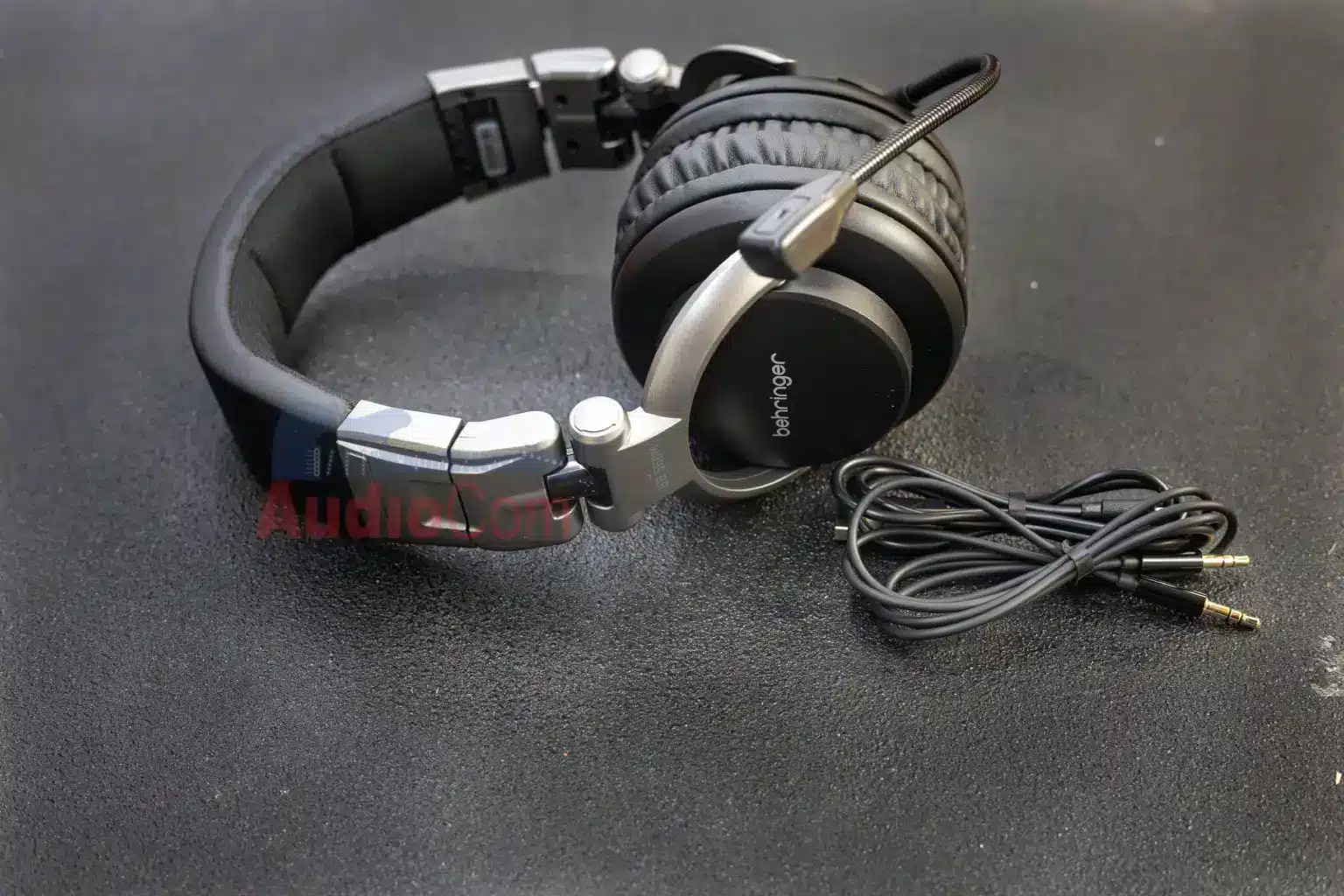 Behringer BB 560M High-Quality Professional Headphones 5 BB 560M shops in Kenya
