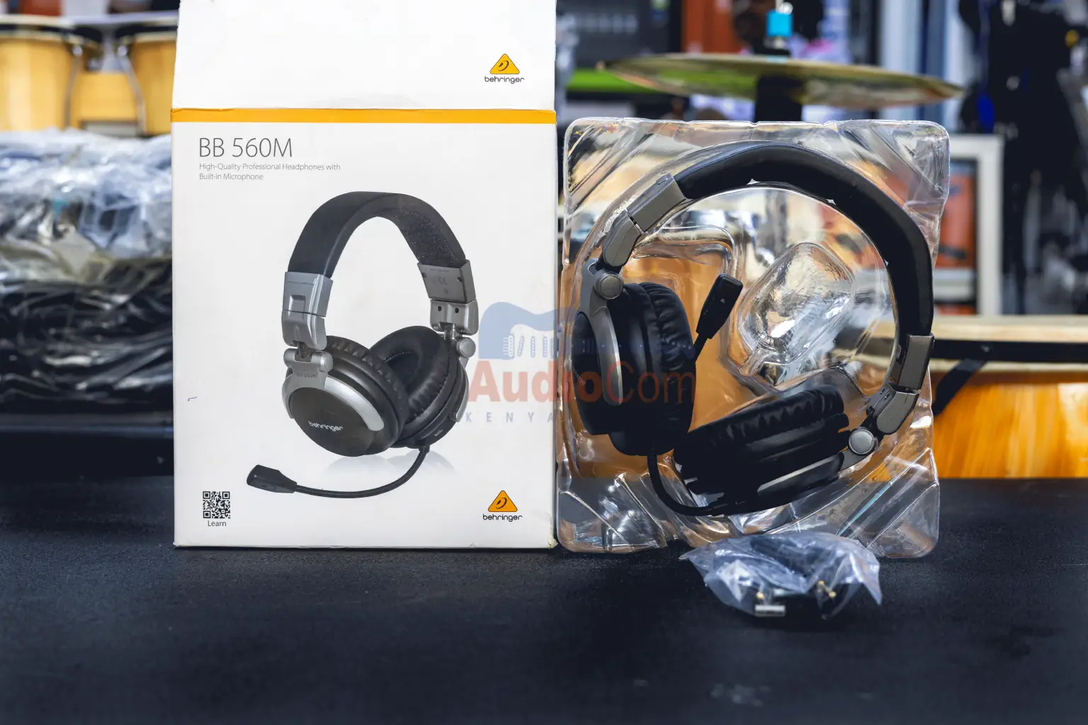 Behringer BB 560M High-Quality Professional Headphones 7 BB 560M music shops