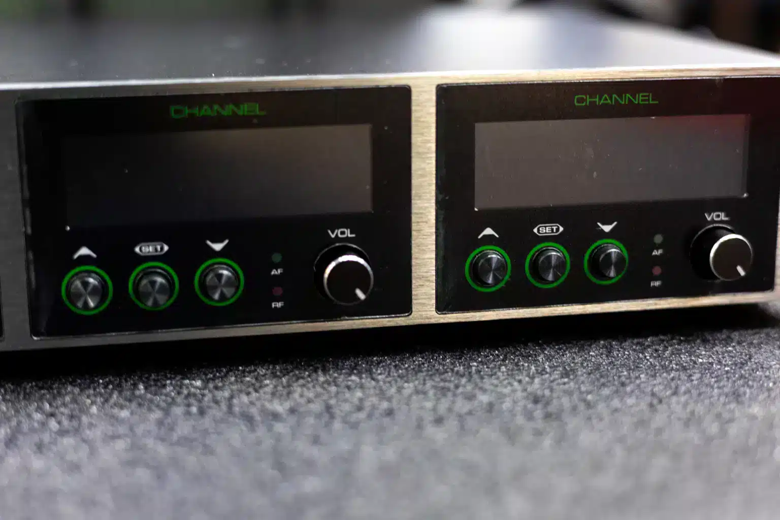 BNK ES400 UHF Digital Wireless Microphone 5 Buy BNK ES400 Nairobi,