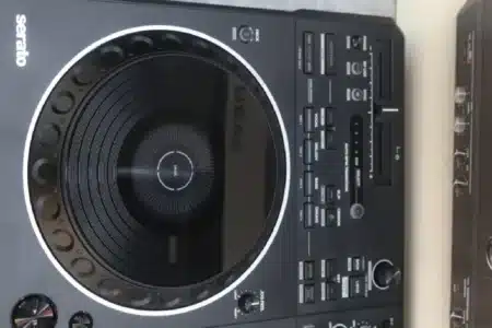DDJ REV5 Dj Controller 4 High-quality DJ controller Kenya