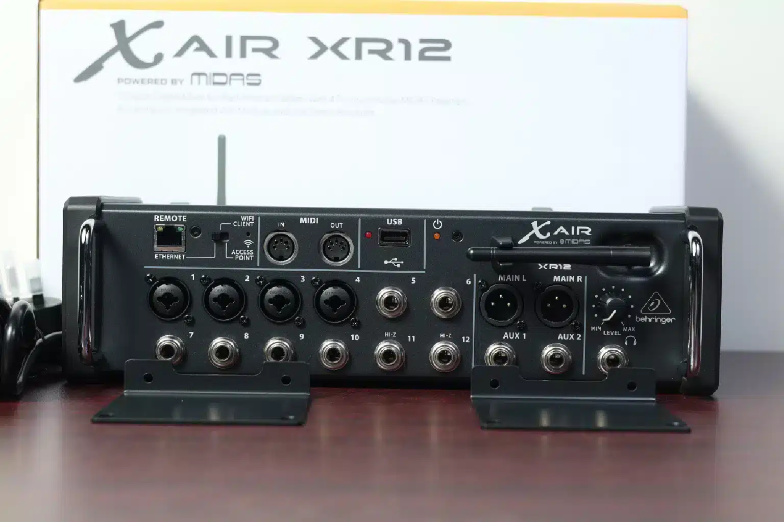Behringer X-Air XR12 Mixer 6 Behringer X-Air XR12 features,