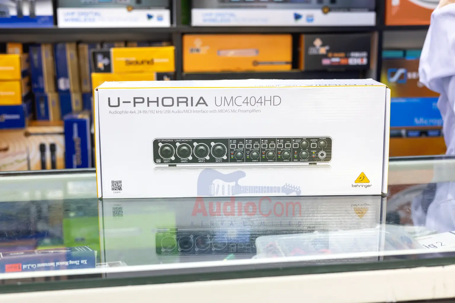 Behringer U-PHORIA UMC404HD 8 U-PHORIA UMC404HD best price