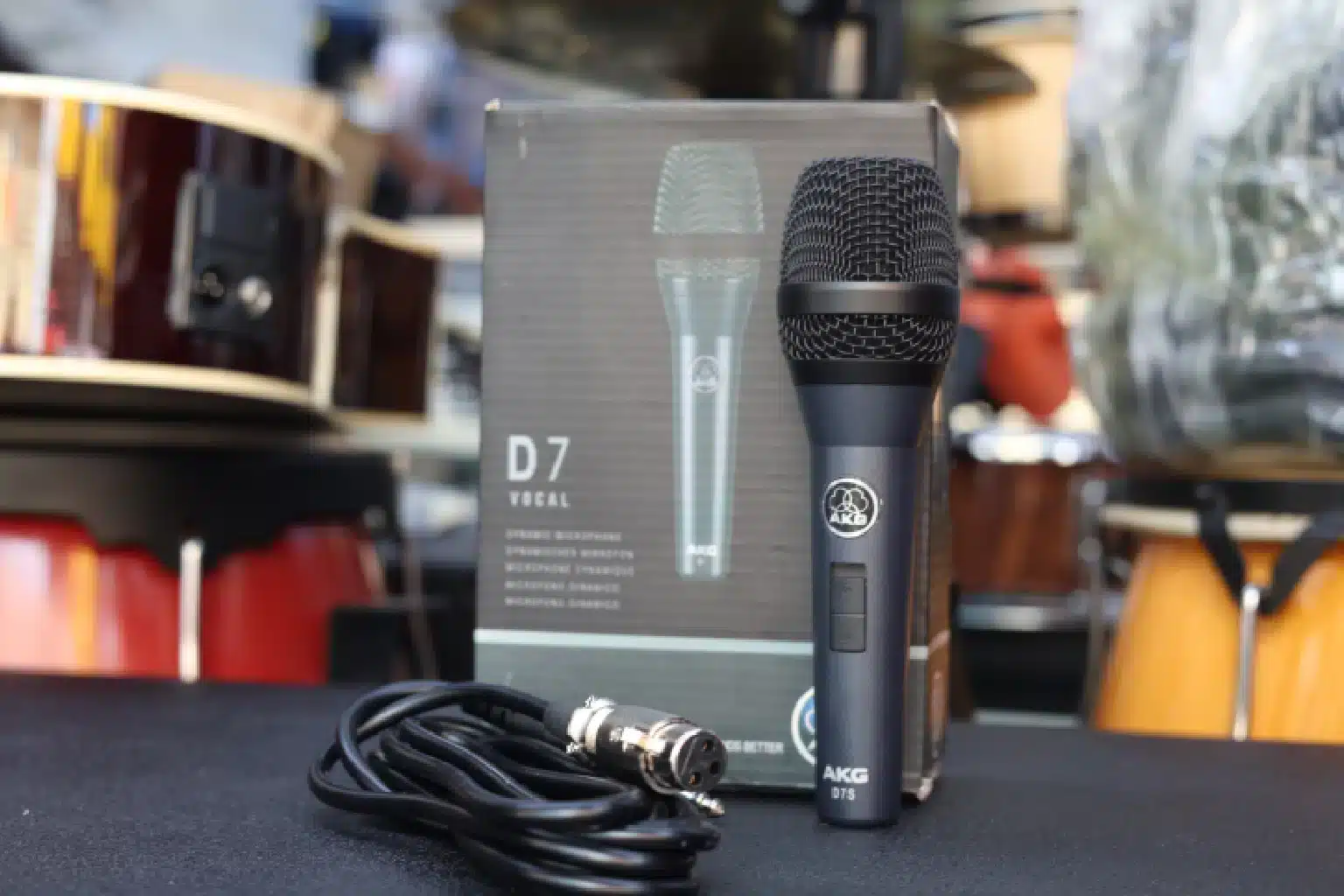 AKG D7 S Reference Handheld Dynamic Vocal Microphone 8 Rugged design