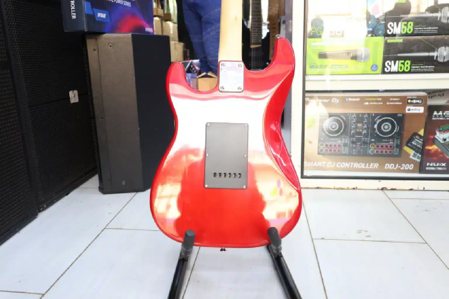 Fender Solo Guitar 6 Strings 8 Fender craftsmanship