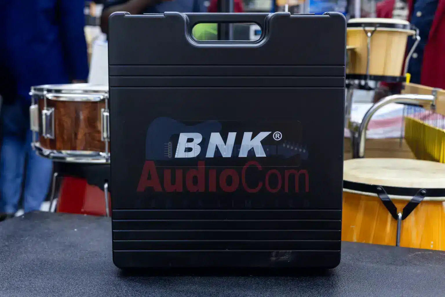 BNK BK220E 2 Channel UHF Professional Wireless Microphone 5 BNK BK220E microphone in Nairobi