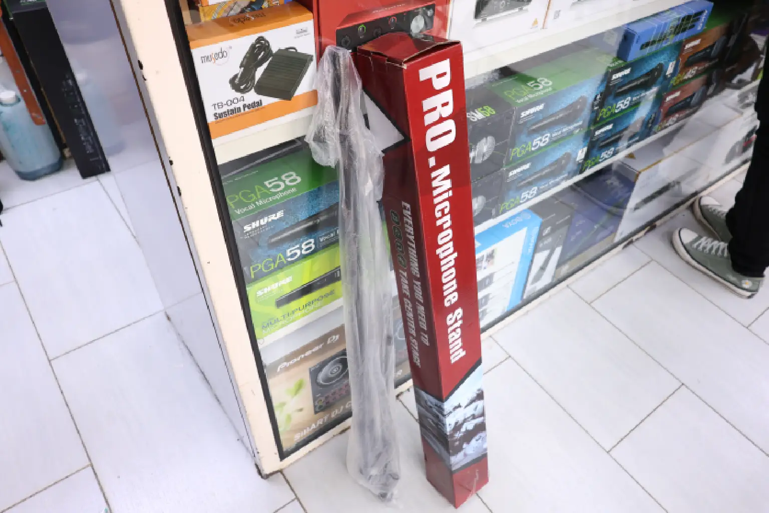 Pro Microphone Stand 1 Pro Microphone Stand shops