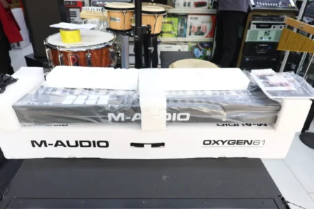 M-Audio Oxygen 61-key Keyboard Controller 12 61-key Controller Keyboard