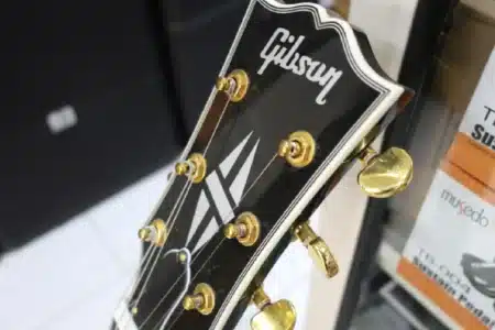 Gibson Full Body Rhythm Guitar 4 Gibson electric guitar
