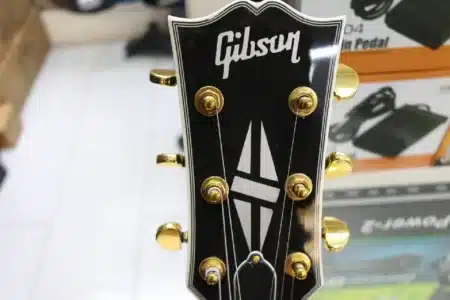 Gibson Full Body Rhythm Guitar 9 Gibson craftsmanship
