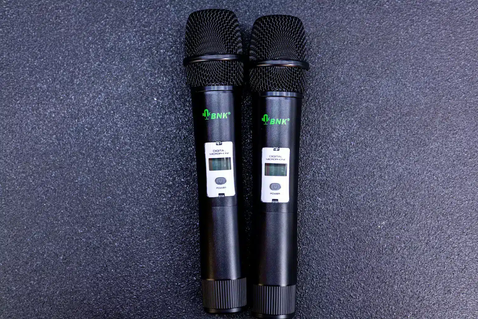 BNK ES200 UHF Digital Wireless Microphone 3 Best wireless microphone Kenya,